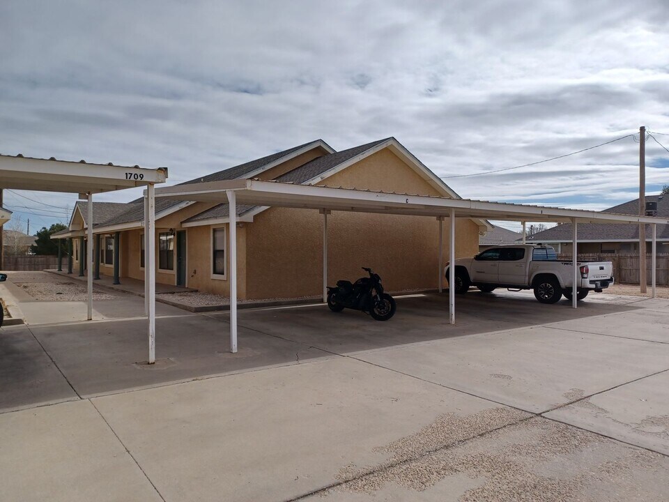 1705 M.L.K. Jr Blvd in Clovis, NM - Building Photo