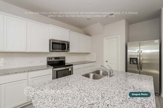 6411 Blue Trl in Arlington, TX - Foto de edificio - Building Photo