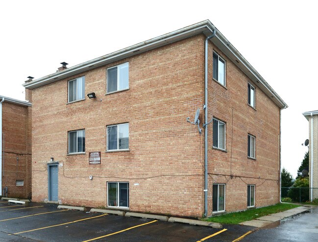 9610 Golf Ter in Des Plaines, IL - Building Photo - Building Photo