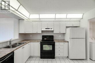 120 Promenade Cir in Vaughan, ON - Building Photo - Building Photo