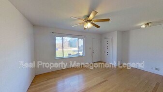 307 Depot St in Whitesboro, TX - Building Photo