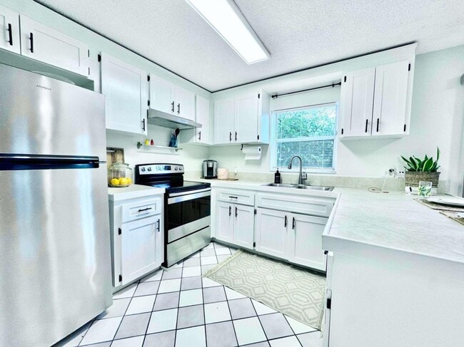 707 2nd Ave S in Lake Worth Beach, FL - Foto de edificio - Building Photo