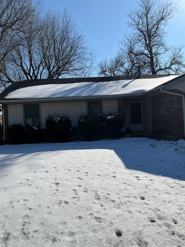 10104 Isaac Dr in Midwest City, OK - Building Photo - Building Photo