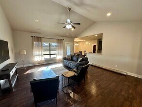 405 Woodlawn Dr in Kingsland, TX - Building Photo - Building Photo