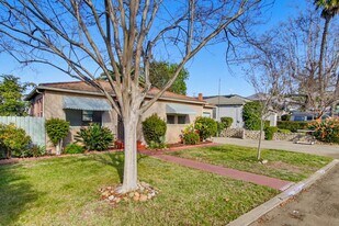 7036 Hybeth Dr in La Mesa, CA - Building Photo