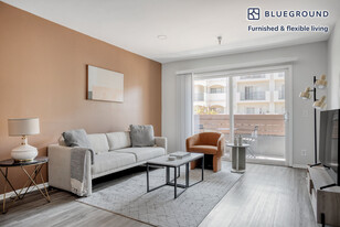 110 Sweetzer Ave in Los Angeles, CA - Building Photo