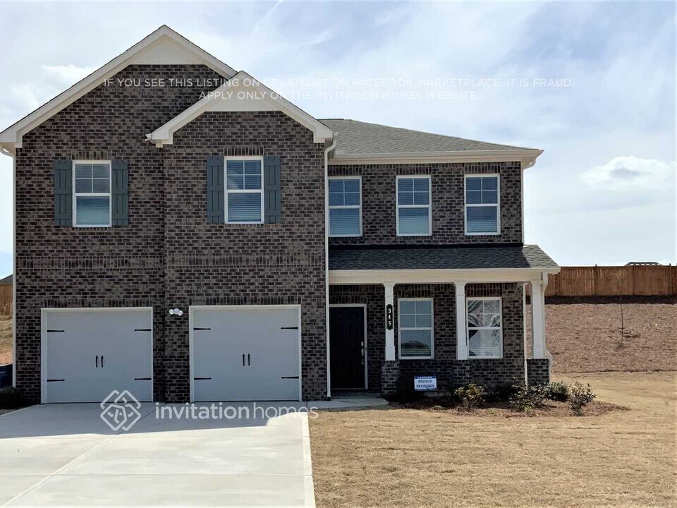 345 Amsterdam Way in Hampton, GA - Building Photo