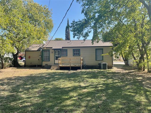 4916 Roanoke St in Fort Worth, TX - Foto de edificio - Building Photo