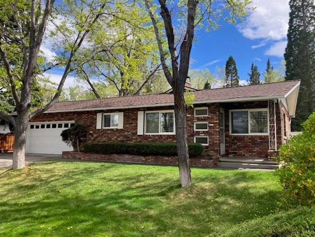 1500 Mt Rose St in Reno, NV - Building Photo - Building Photo