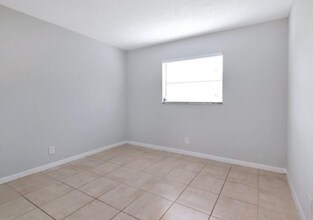 5180 NE 6th Ave, Unit 610 in Oakland Park, FL - Foto de edificio - Building Photo