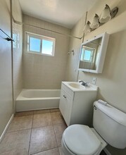 4433 W 159th St in Lawndale, CA - Building Photo - Building Photo
