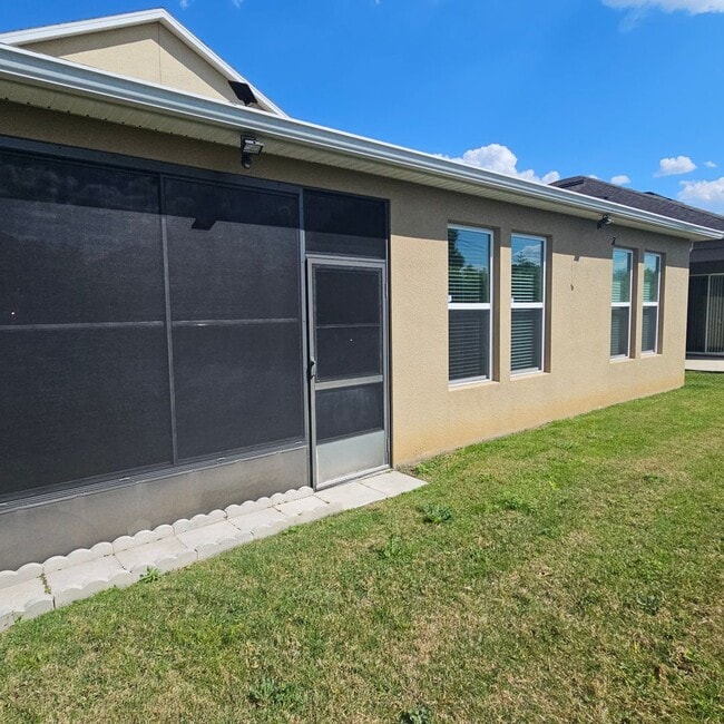 1942 Commander Way in Kissimmee, FL - Building Photo - Building Photo
