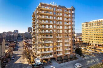 Townsend Place Condominiums in Kansas City, MO - Building Photo - Building Photo