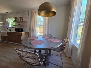 421 E Orchard St in Fredericksburg, TX - Building Photo - Building Photo