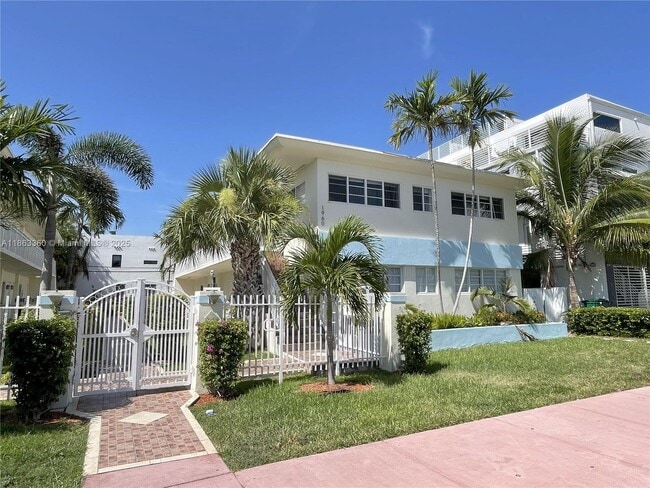 property at 1960 Biarritz Dr