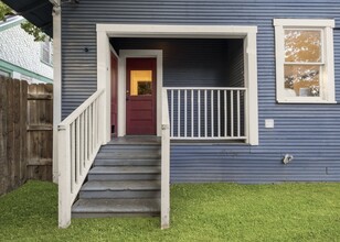 330 E Myrtle St in San Antonio, TX - Building Photo - Building Photo