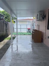 317 E 8th St in Hialeah, FL - Building Photo - Building Photo