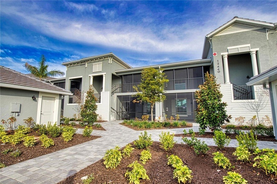 12440 Wellen Golf St, Unit 103 in Venice, FL - Building Photo