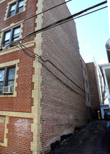 10 Parker St in Port Chester, NY - Foto de edificio - Building Photo