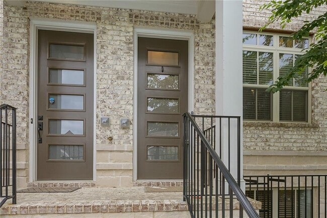 4231 Deming Cir in Sandy Springs, GA - Building Photo - Building Photo