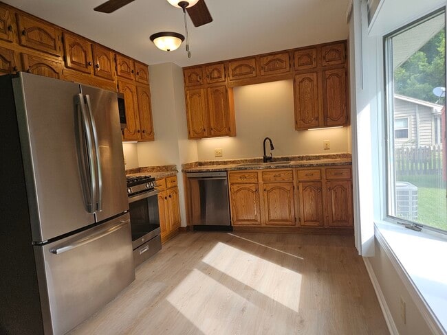 902 S 9th Ave in St. Charles, IL - Building Photo - Building Photo