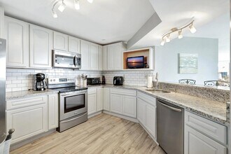 9500 S Ocean Dr, Unit Ph-10 in Jensen Beach, FL - Building Photo - Building Photo