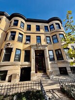 2349 N Cleveland Ave in Chicago, IL - Building Photo