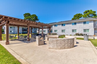 Elevate at 604 West in Fort Walton Beach, FL - Foto de edificio - Building Photo