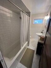 166 Blaine Ave, Unit Lower in Buffalo, NY - Foto de edificio - Building Photo