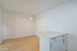 16041 N 31st St in Phoenix, AZ - Building Photo - Building Photo