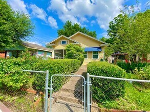 5110 Lindsley Ave in Dallas, TX - Building Photo - Building Photo