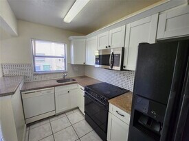 2400 NW 52nd Ave in Lauderhill, FL - Building Photo