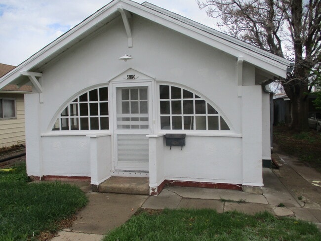 property at 419 E 6th St