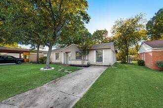 4229 Scottsdale Dr in Mesquite, TX - Foto de edificio - Building Photo