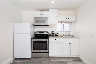 4344 Keeler Ave in San Diego, CA - Foto de edificio - Building Photo