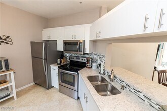12081 Summergate Cir, Unit 104 in Ft. Myers, FL - Building Photo - Building Photo