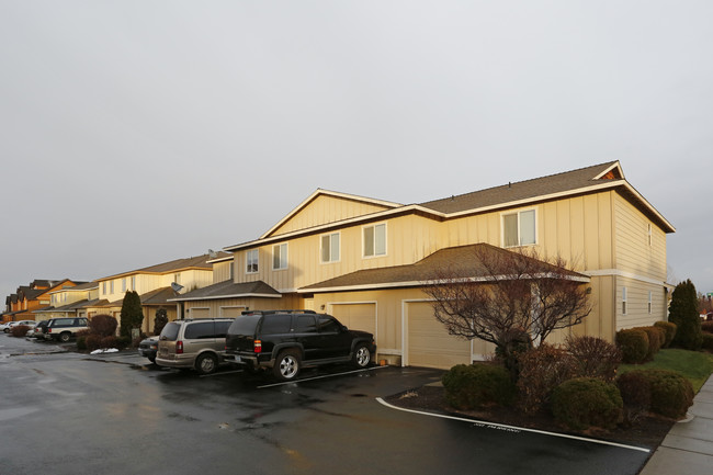 Fairhaven Vista in Redmond, OR - Building Photo - Building Photo