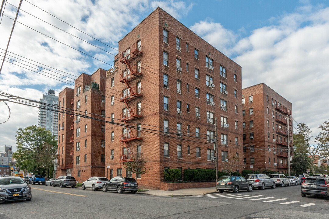 2680 E 19th in Brooklyn, NY - Building Photo