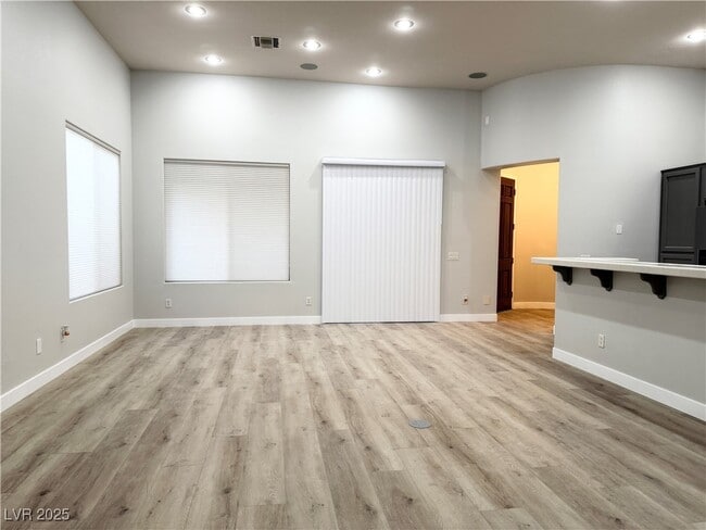 101 Emerald Dunes Cir in Henderson, NV - Building Photo - Building Photo
