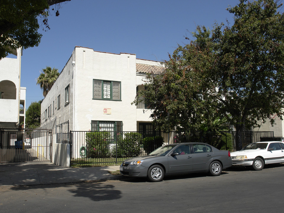 1255 Gordon St in Los Angeles, CA - Building Photo