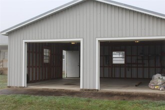 963 Co Rd 176 in Hallettsville, TX - Building Photo - Building Photo