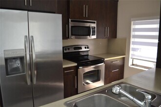 5211 SW 141st Pl in Miami, FL - Building Photo - Building Photo