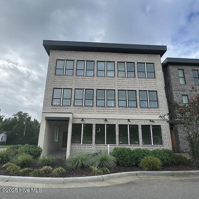 property at 1124 Castle St