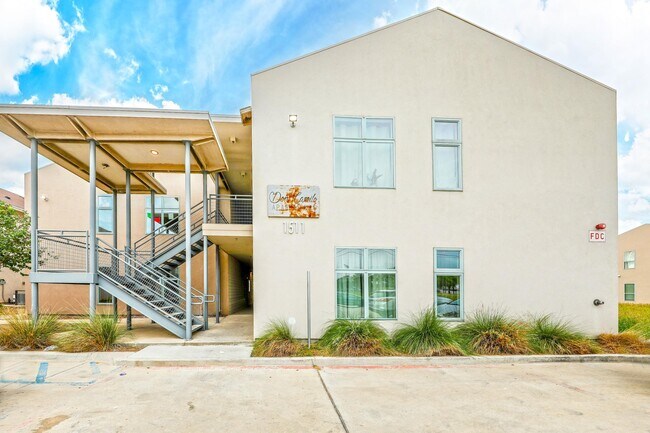 property at 1511 Don Camilo Blvd