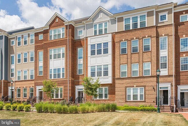 23519 Public House Rd in Clarksburg, MD - Building Photo - Building Photo