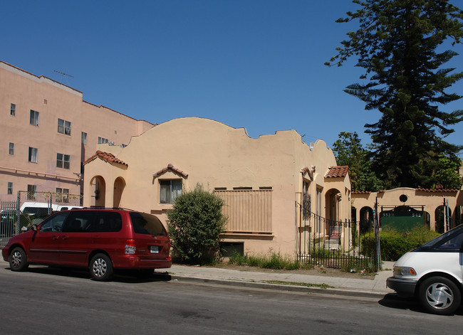 542-552 N Kingsley Dr in Los Angeles, CA - Building Photo - Building Photo