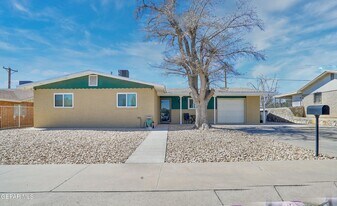 1513 Fir St in El Paso, TX - Building Photo