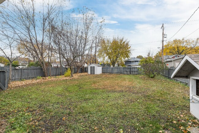 301 W 2nd St in Waconia, MN - Foto de edificio - Building Photo