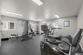 Parkwood Apartments in Lancaster, CA - Building Photo - Building Photo