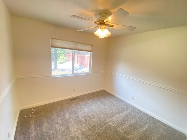 6739 S Drexel Dr in Sparks, NV - Building Photo - Building Photo